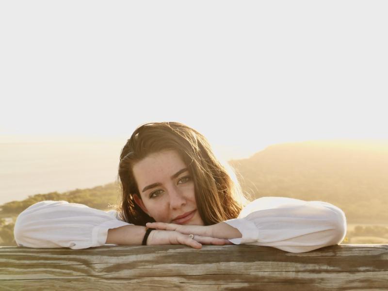 Alice, France, student, $200 per week